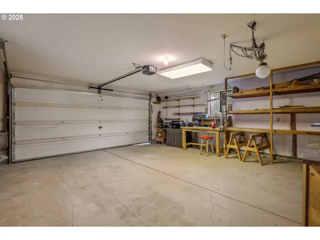a view of a livingroom with furniture