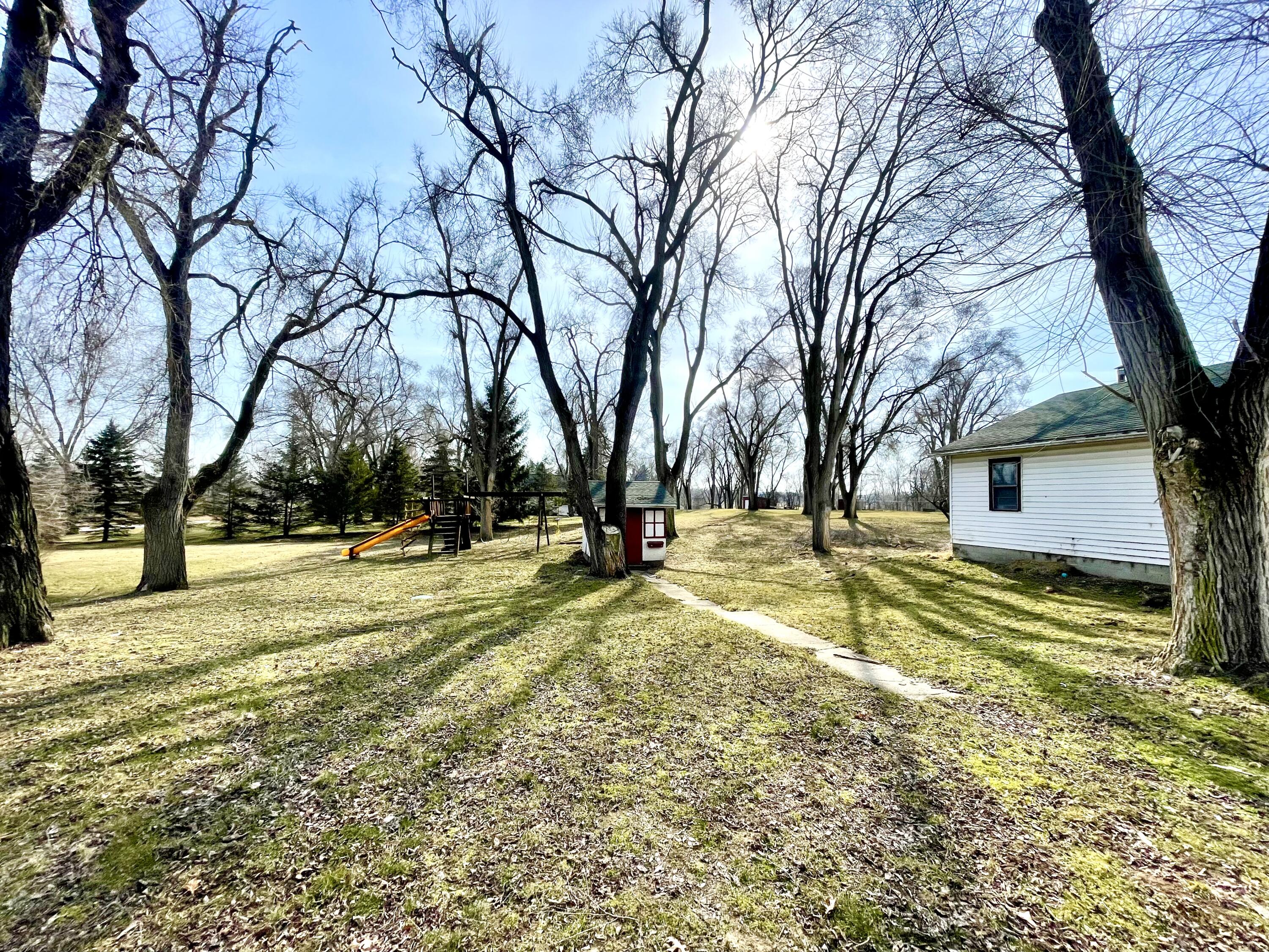 2993 Marion Road Jackson, MI 49201 - Photo 3 of 25 IMG_9196
