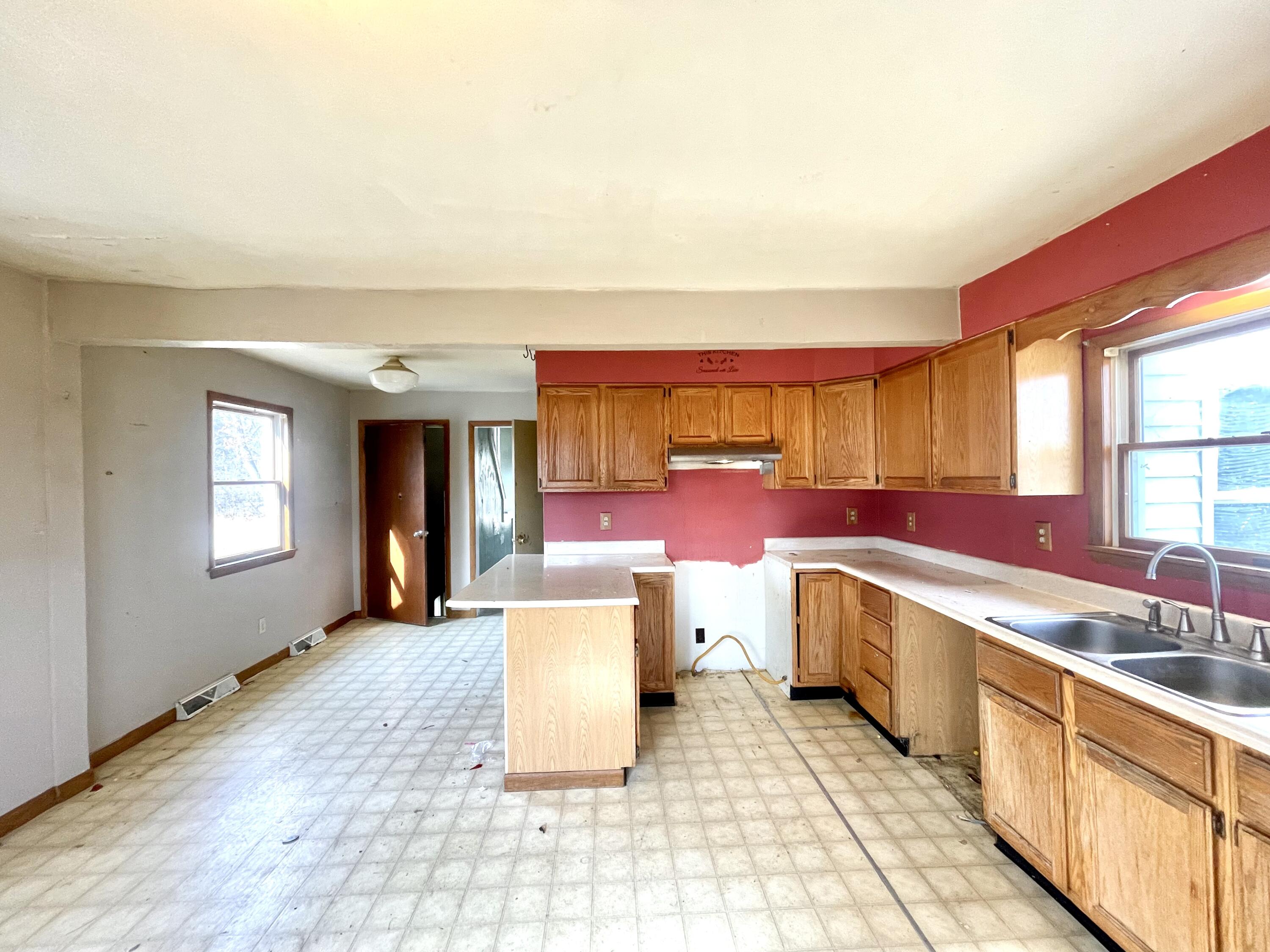 2993 Marion Road Jackson, MI 49201 - Photo 6 of 25 IMG_9194
