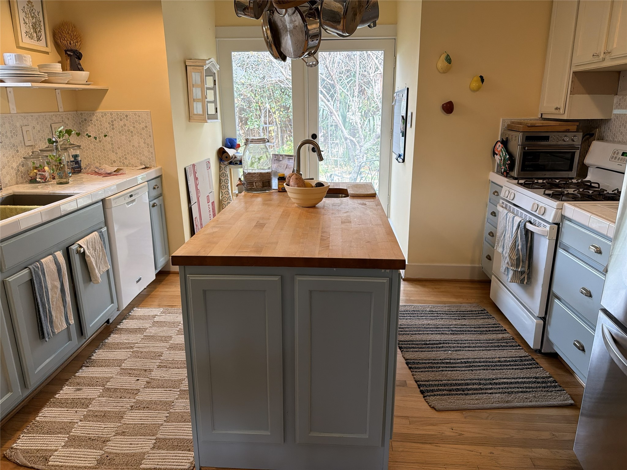 608 Peden Street Houston, TX 77006 - Photo 4 of 6