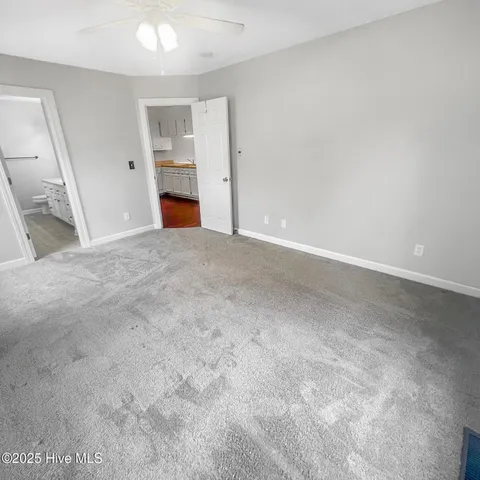 $1,800 | 1676 Crawfords Pointe Drive, Greenville, NC 27834