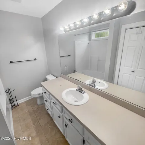 $1,800 | 1676 Crawfords Pointe Drive, Greenville, NC 27834