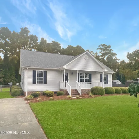 $1,800 | 1676 Crawfords Pointe Drive, Greenville, NC 27834