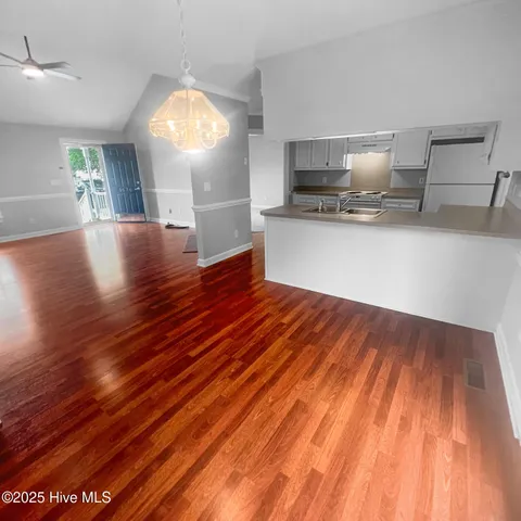 $1,800 | 1676 Crawfords Pointe Drive, Greenville, NC 27834