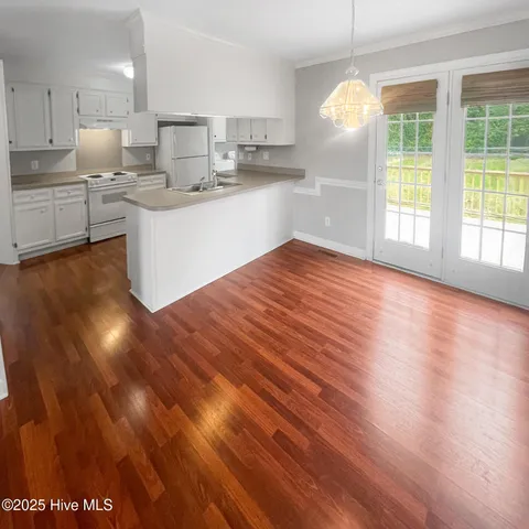 $1,800 | 1676 Crawfords Pointe Drive, Greenville, NC 27834