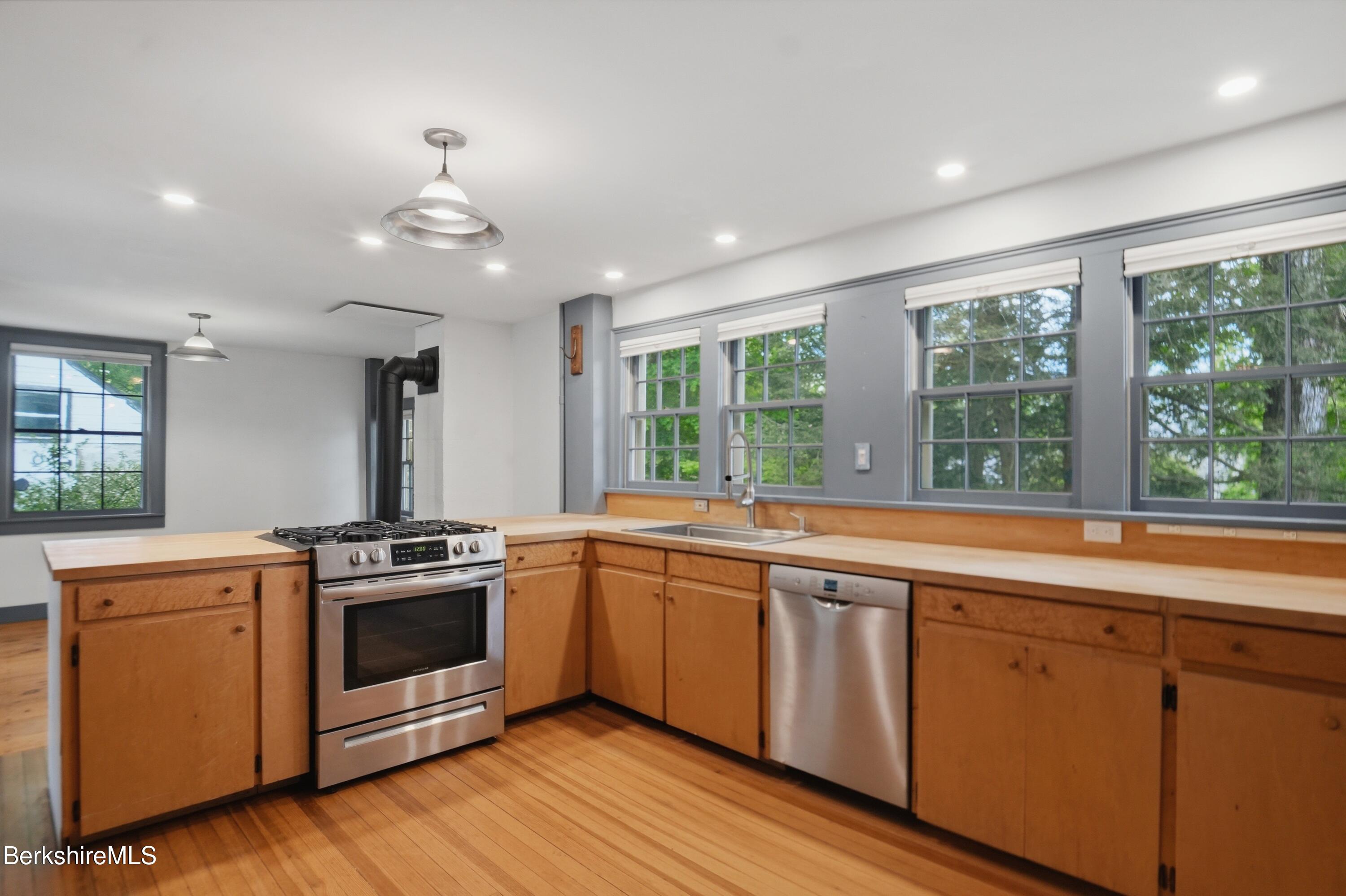 4 Stockbridge Road West Stockbridge, MA 01266 - Photo 28 of 94 Kitchen