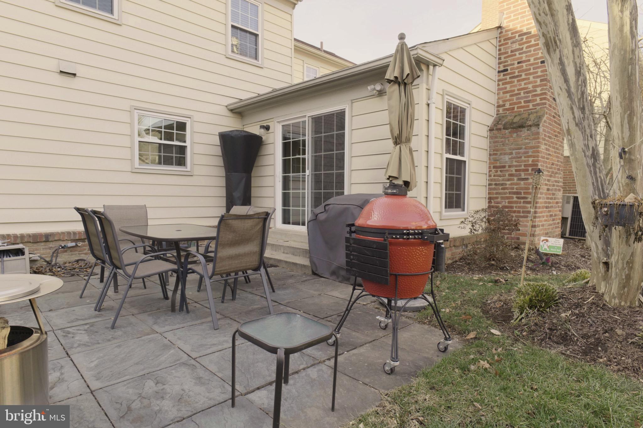 10277 Gainsborough Road Potomac, MD 20854 - Photo 13 of 31 Patio
