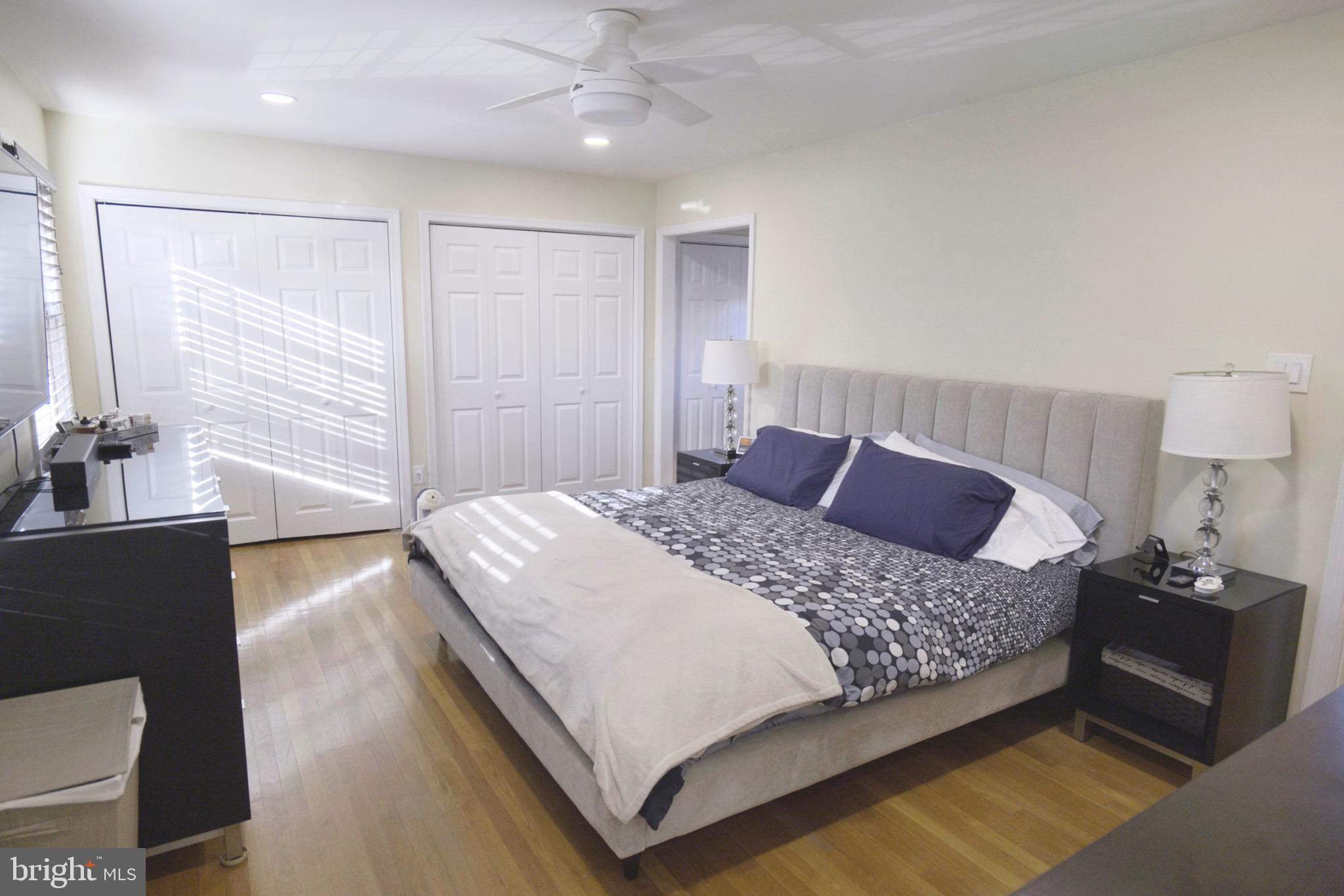 10277 Gainsborough Road Potomac, MD 20854 - Photo 19 of 31 Master bedroom