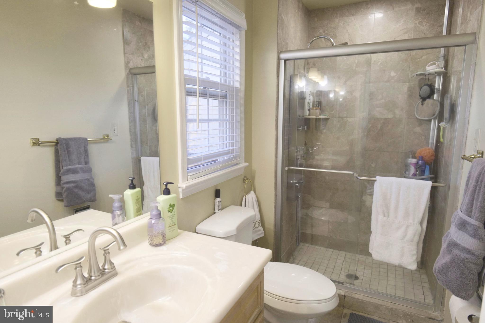 10277 Gainsborough Road Potomac, MD 20854 - Photo 22 of 31 In suite Master bathroom