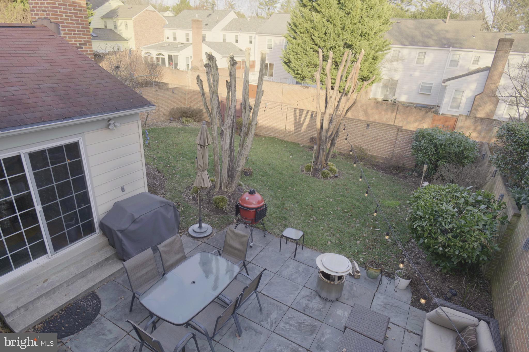 10277 Gainsborough Road Potomac, MD 20854 - Photo 29 of 31 View to the patio from the third level