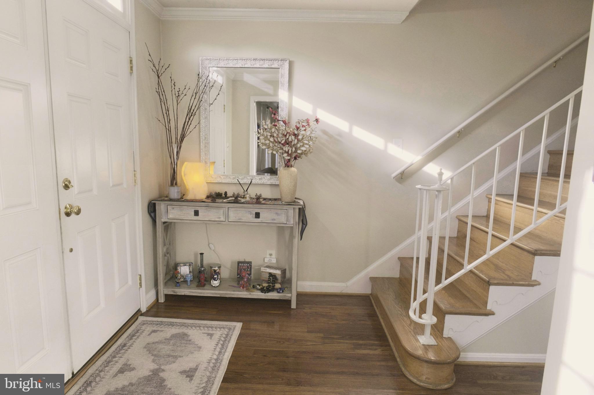 10277 Gainsborough Road Potomac, MD 20854 - Photo 3 of 31 Entrance