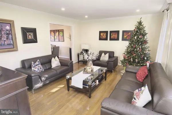 $4,800 | 10277 Gainsborough Road, Potomac, MD 20854