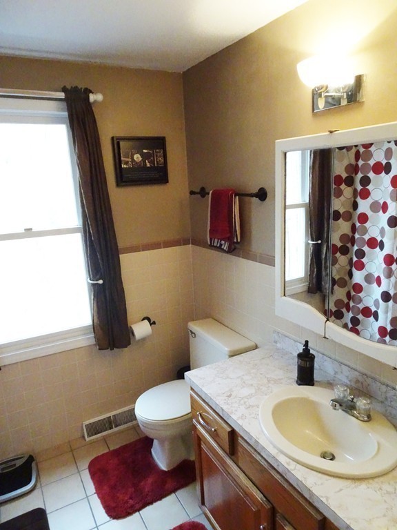 1 Meadowbrook Road, Unit 1 Grafton, MA 01519 - Photo 8 of 18 Gallery Image 8