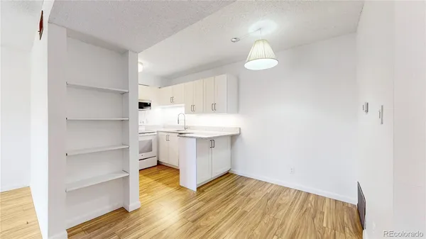 $1,635 | 5300 Cherry Creek S Drive, Unit 914, Denver, CO 80246