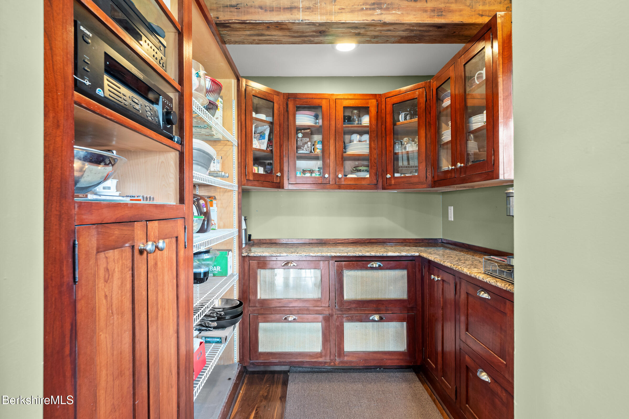 400 Rathbun Road Hancock, MA 01267 - Photo 19 of 59 19 Butler Pantry