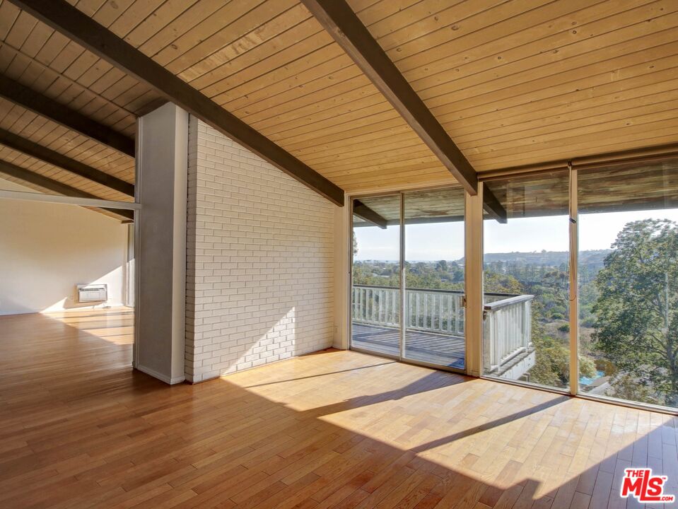 3557 Serra Road Malibu, CA 90265 - Photo 9 of 18