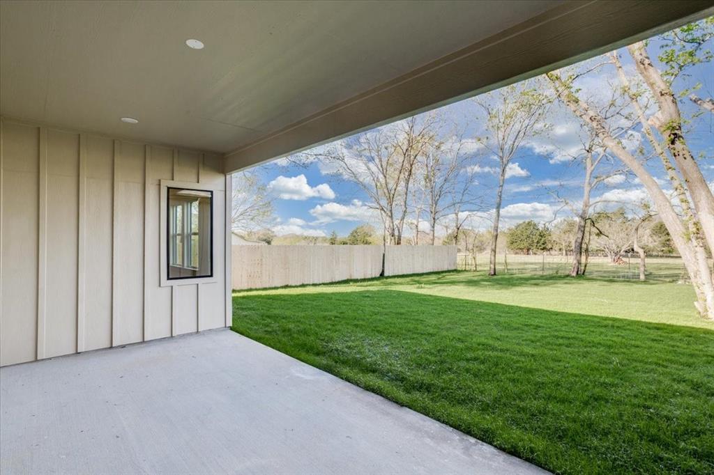 1507 Elk Creek Road Dallas, TX 75253 - Photo 35 of 40 a view of outdoor space and yard