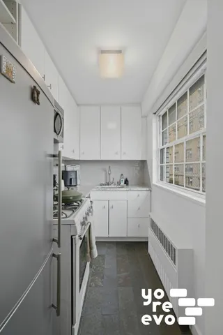 $750,000 | 142 East 16th Street, Unit 8C | Gramercy