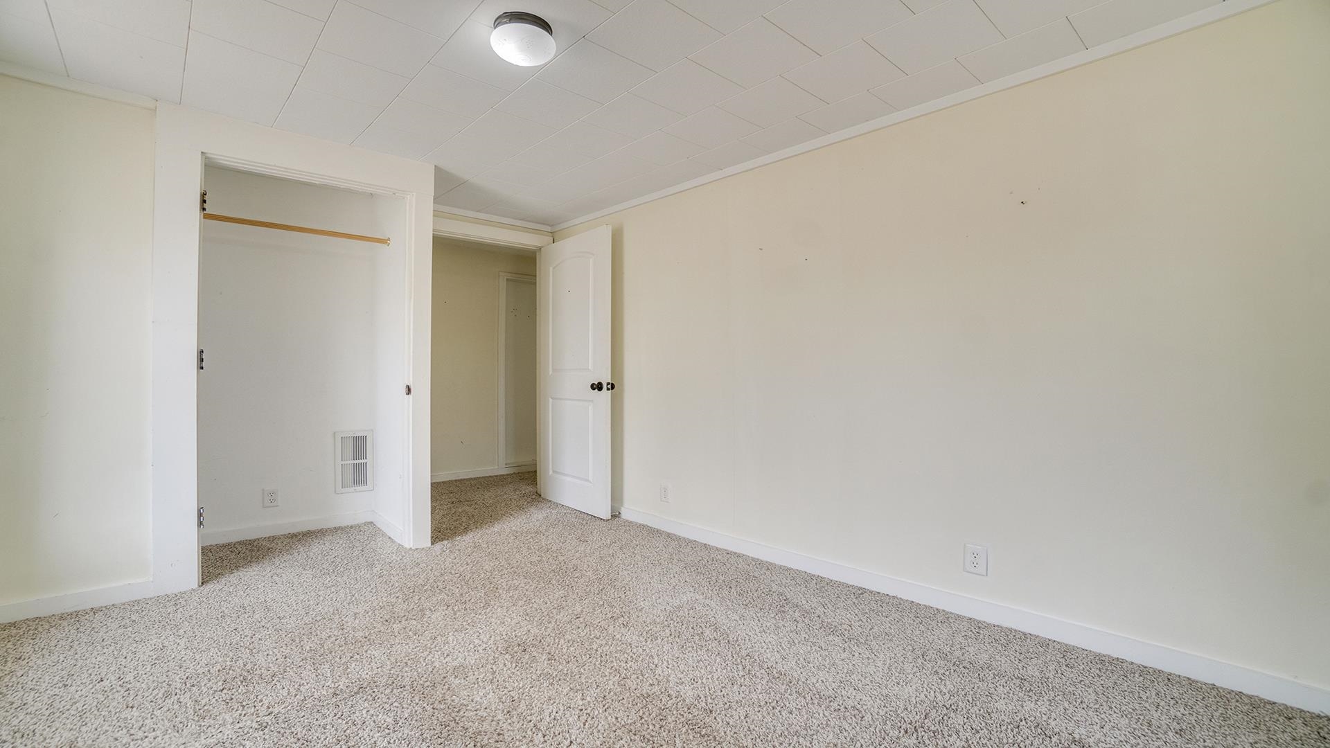 201 West Center Street Mount Morris, IL 61054 - Photo 17 of 33 a view of an empty room