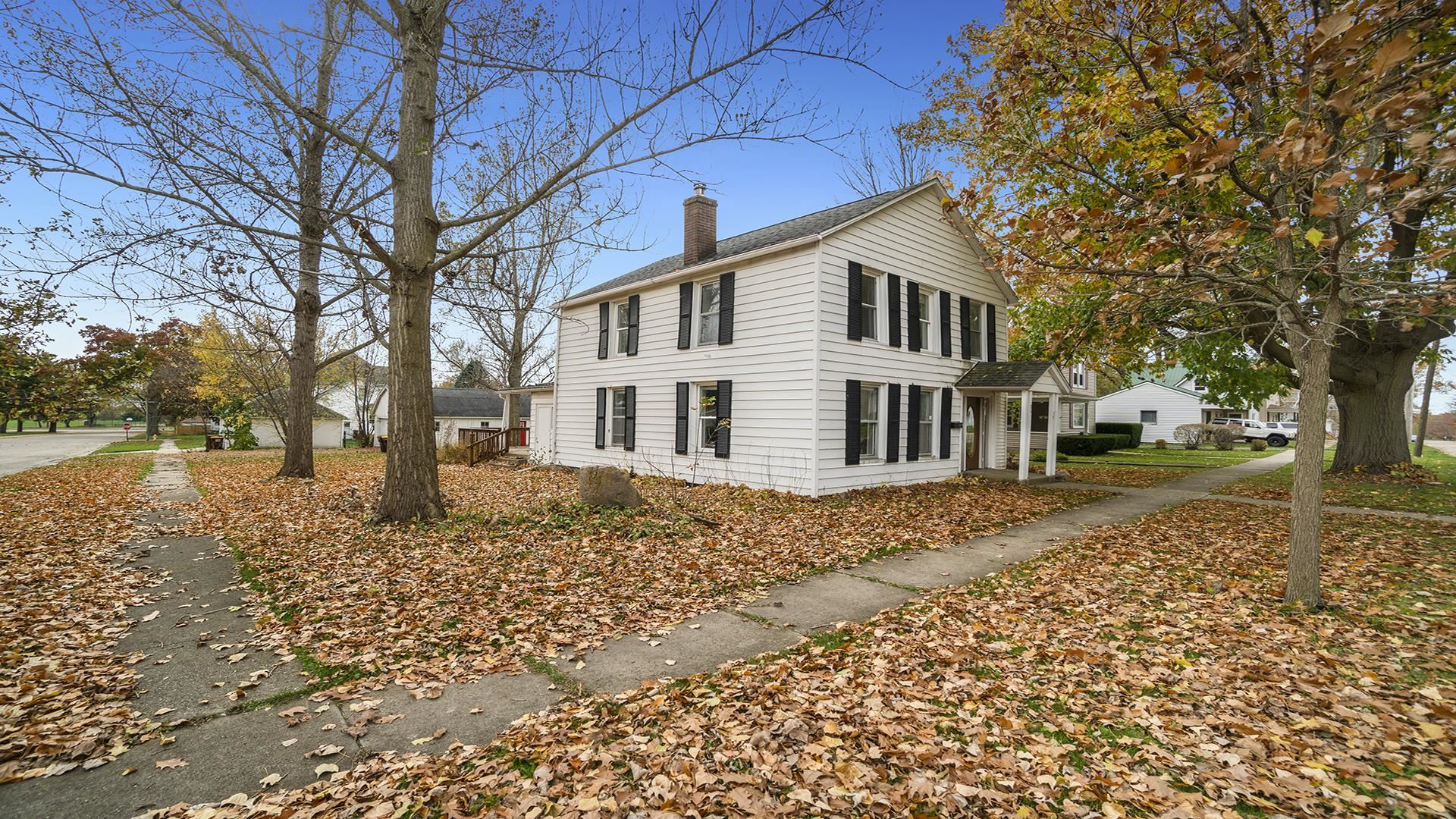 201 West Center Street Mount Morris, IL 61054 - Photo 29 of 33 a front view of a house with a yard