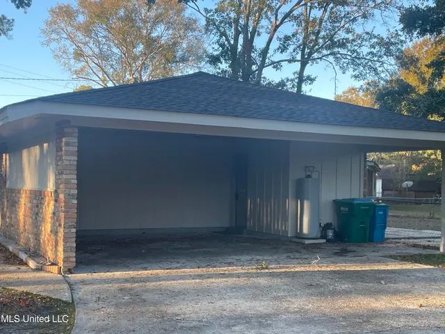 $1,500 | 2501 Havard Road, Ocean Springs, MS 39564