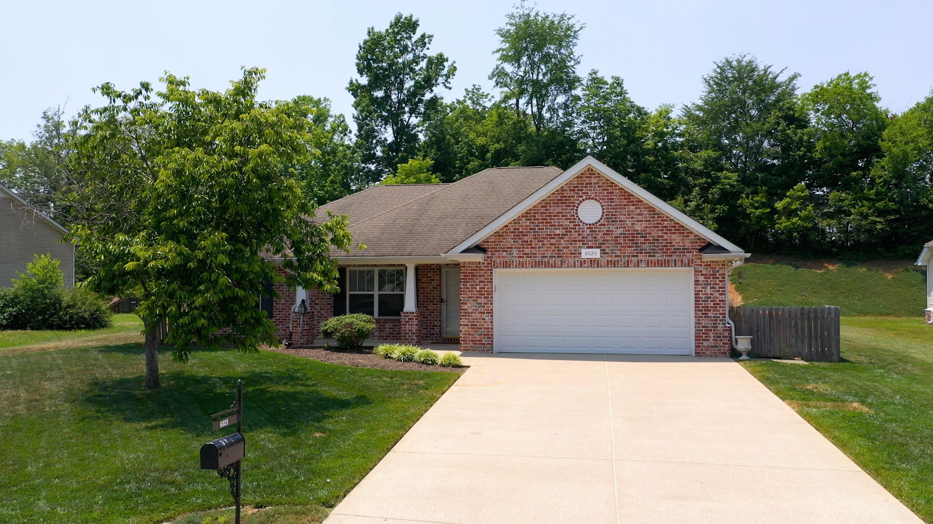 6025 Chickadee Circle Spring Hill, TN 37174 - Photo 44 of 44 a front view of a house with garden