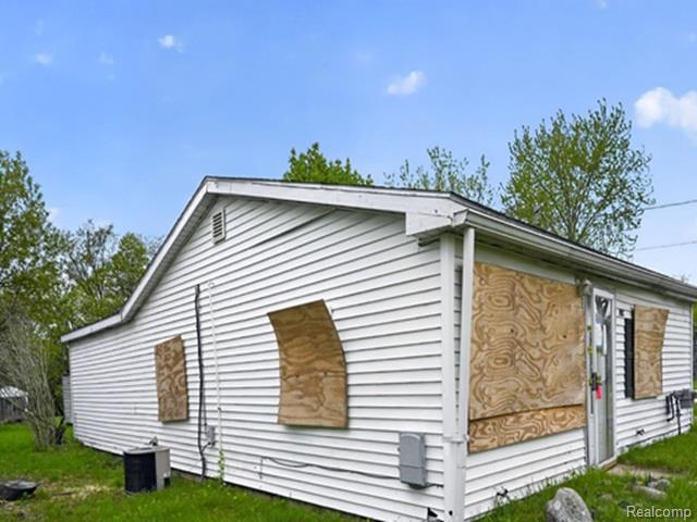 3912 Ruth Avenue Lansing, MI 48910 - Photo 2 of 5 2.jpg