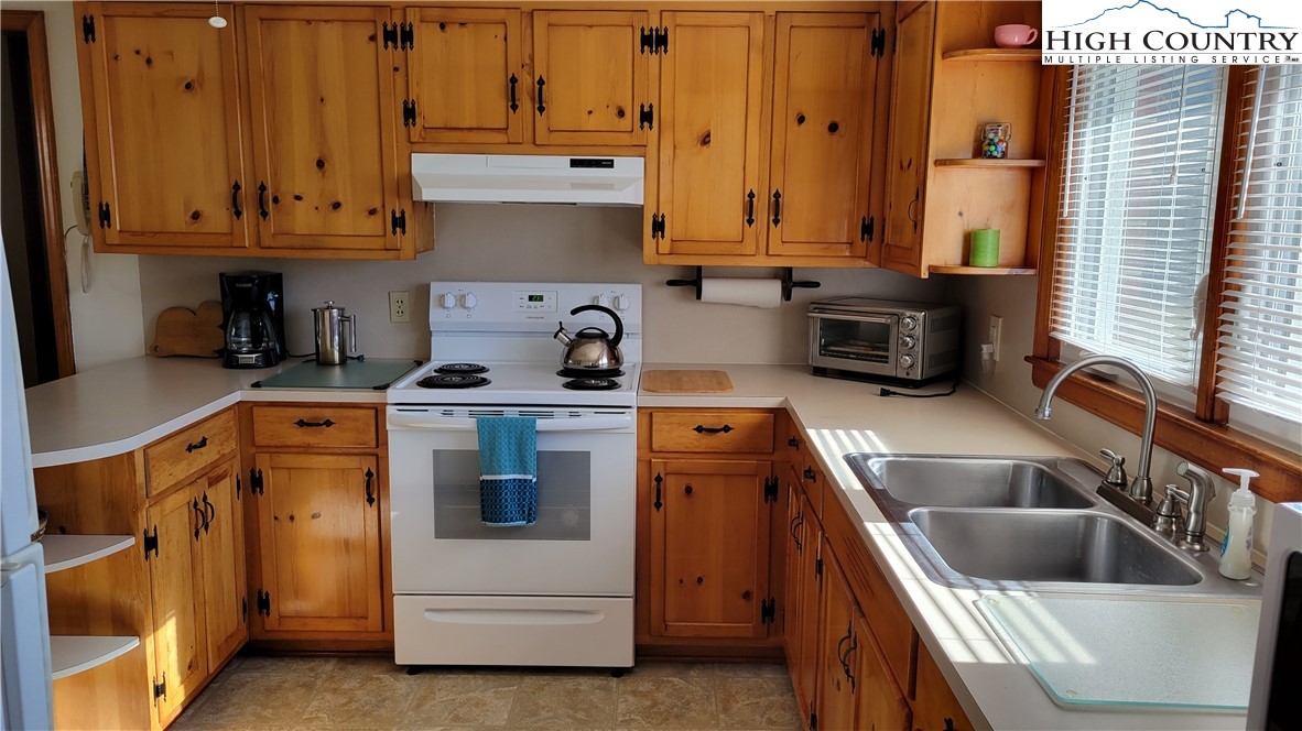 281 Andrews Ridge Road Sparta, NC 28675 - Photo 14 of 36 Gallery Image 14