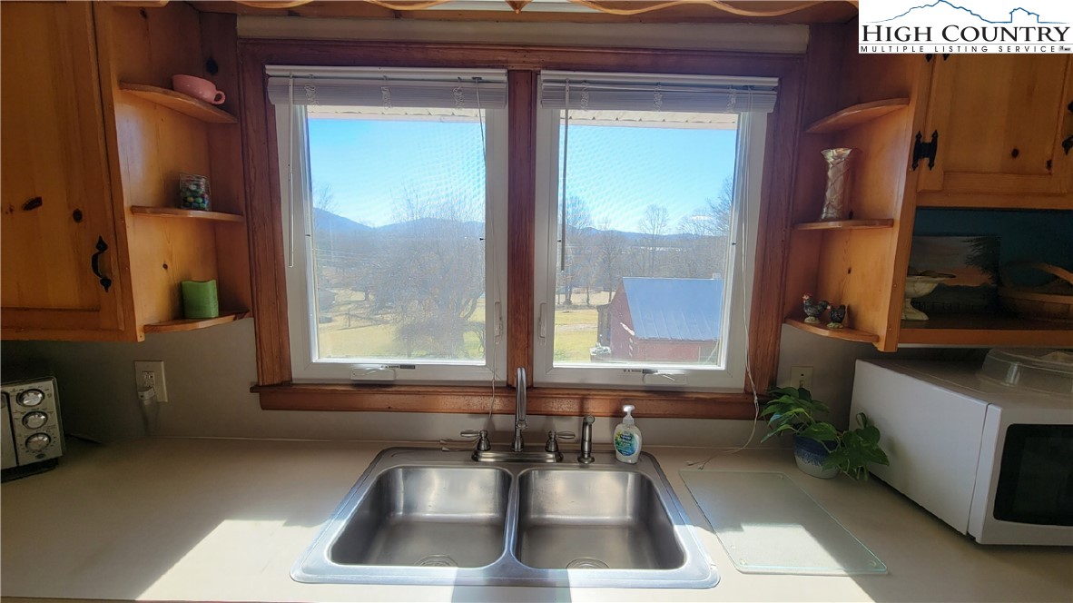 281 Andrews Ridge Road Sparta, NC 28675 - Photo 15 of 36 Gallery Image 15