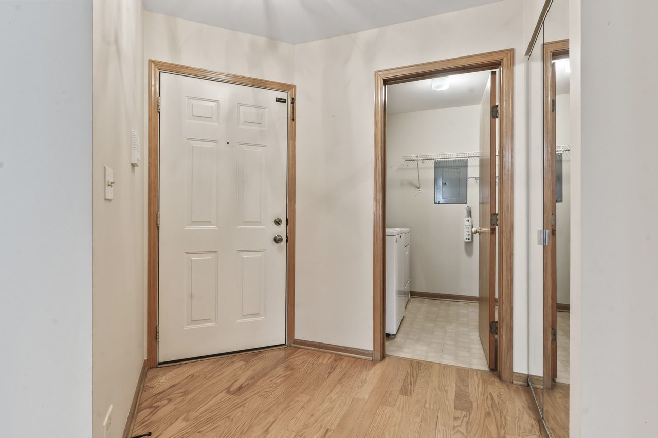 901 Butternut Lane, Unit A Mount Prospect, IL 60056 - Photo 2 of 34