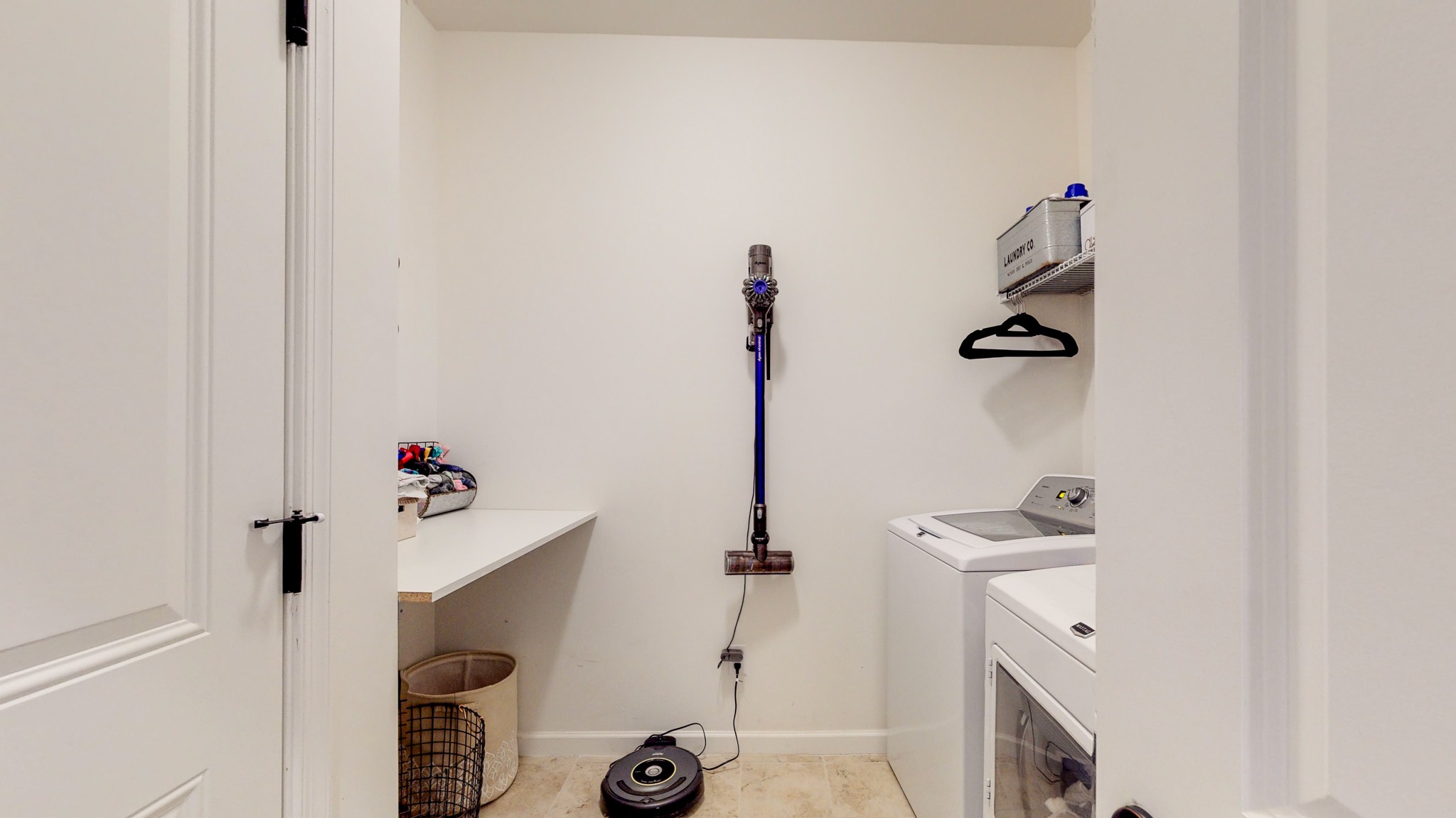 132 Hackney Lane Gallatin, TN 37066 - Photo 9 of 40 a bathroom with a sink and a shower