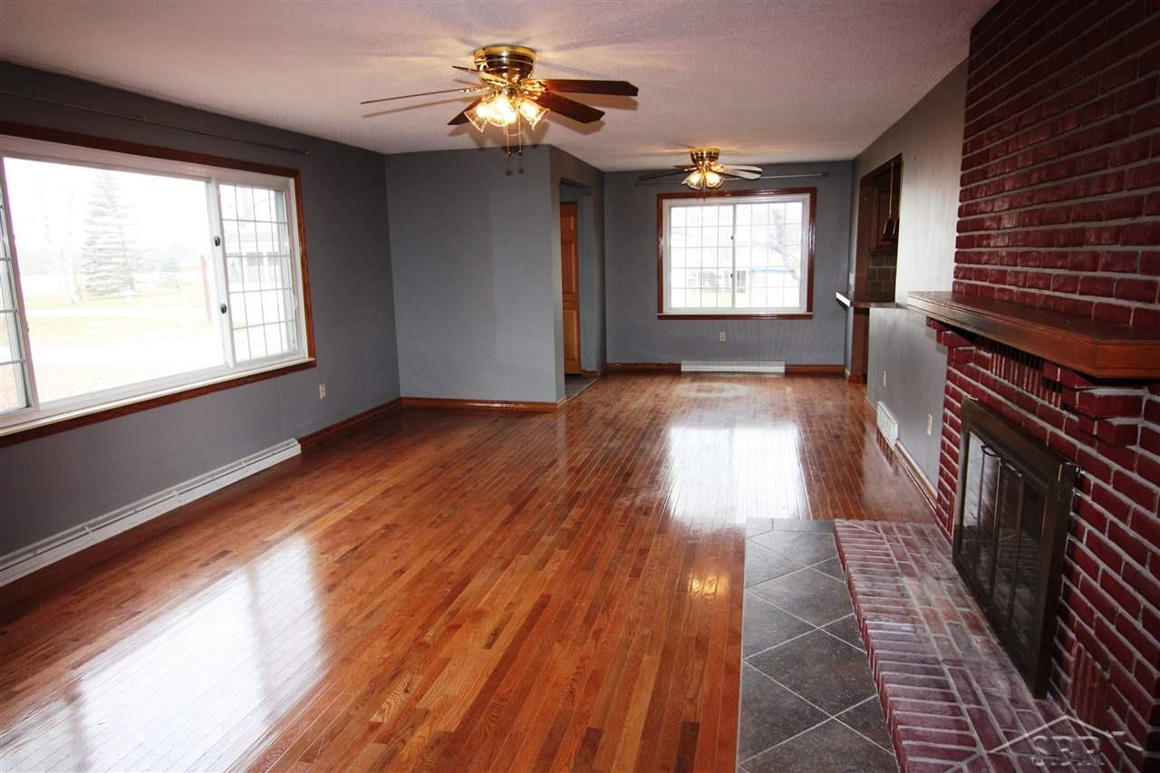 2595 South Center Road Saginaw, MI 48609 - Photo 2 of 27 31367424-1.JPG