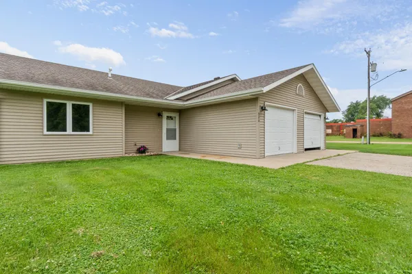 $189,900 | 920 Portland Street, Villard, MN 56385