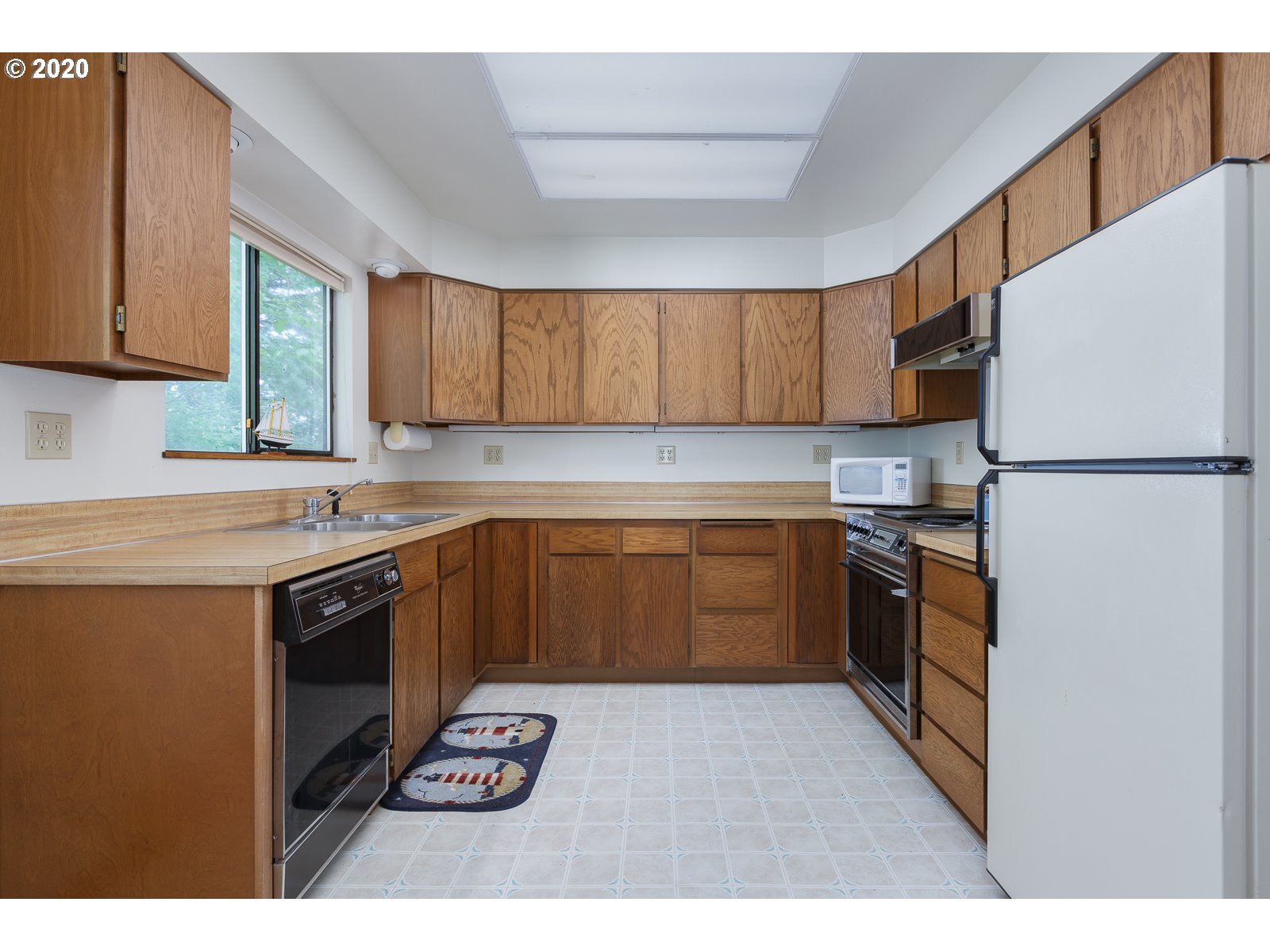 24610 Sandlake Road Cloverdale, OR 97112 - Photo 5 of 17 Gallery Image 5