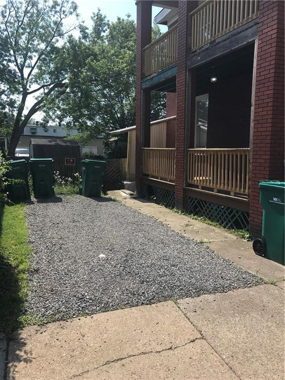 216 Sarah Street McKees Rocks, PA 15136 - Photo 3 of 26