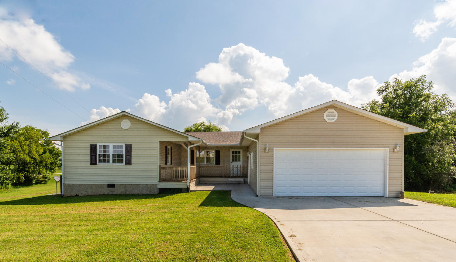 726 Wine Road Dandridge, TN 37725 - Photo 1 of 23 726 Wine Rd Dandridge TN 37725-large-001