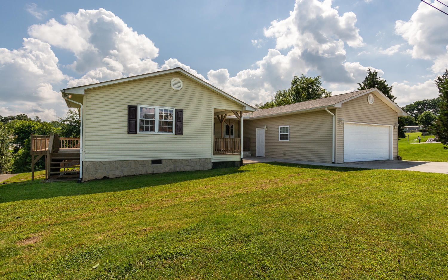 726 Wine Road Dandridge, TN 37725 - Photo 2 of 23 726 Wine Rd Dandridge TN 37725-large-002