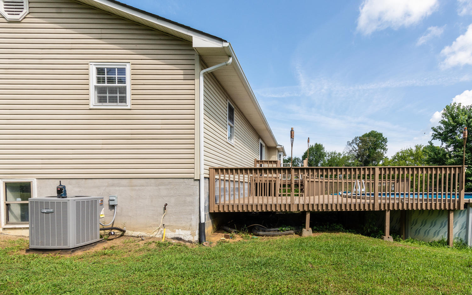 726 Wine Road Dandridge, TN 37725 - Photo 17 of 23 726 Wine Rd Dandridge TN 37725-large-018