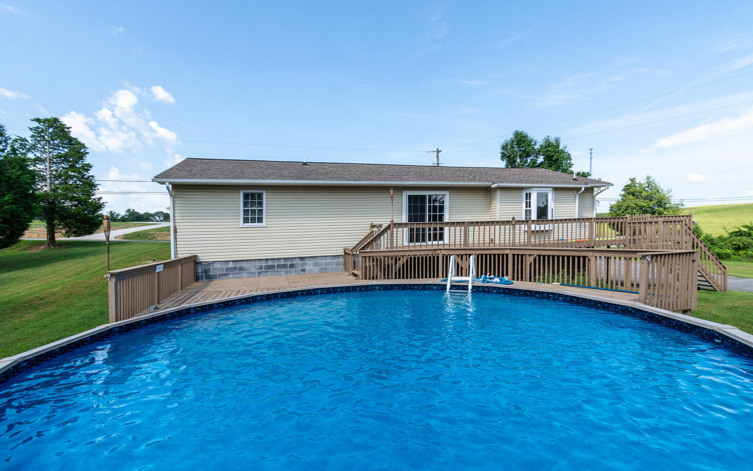 726 Wine Road Dandridge, TN 37725 - Photo 19 of 23 726 Wine Rd Dandridge TN 37725-large-020