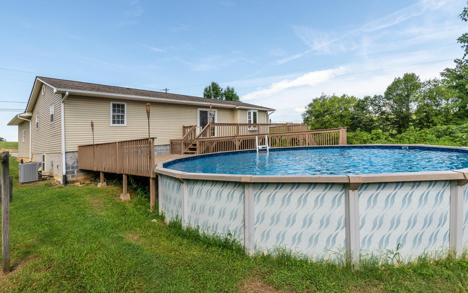 726 Wine Road Dandridge, TN 37725 - Photo 20 of 23 726 Wine Rd Dandridge TN 37725-large-019