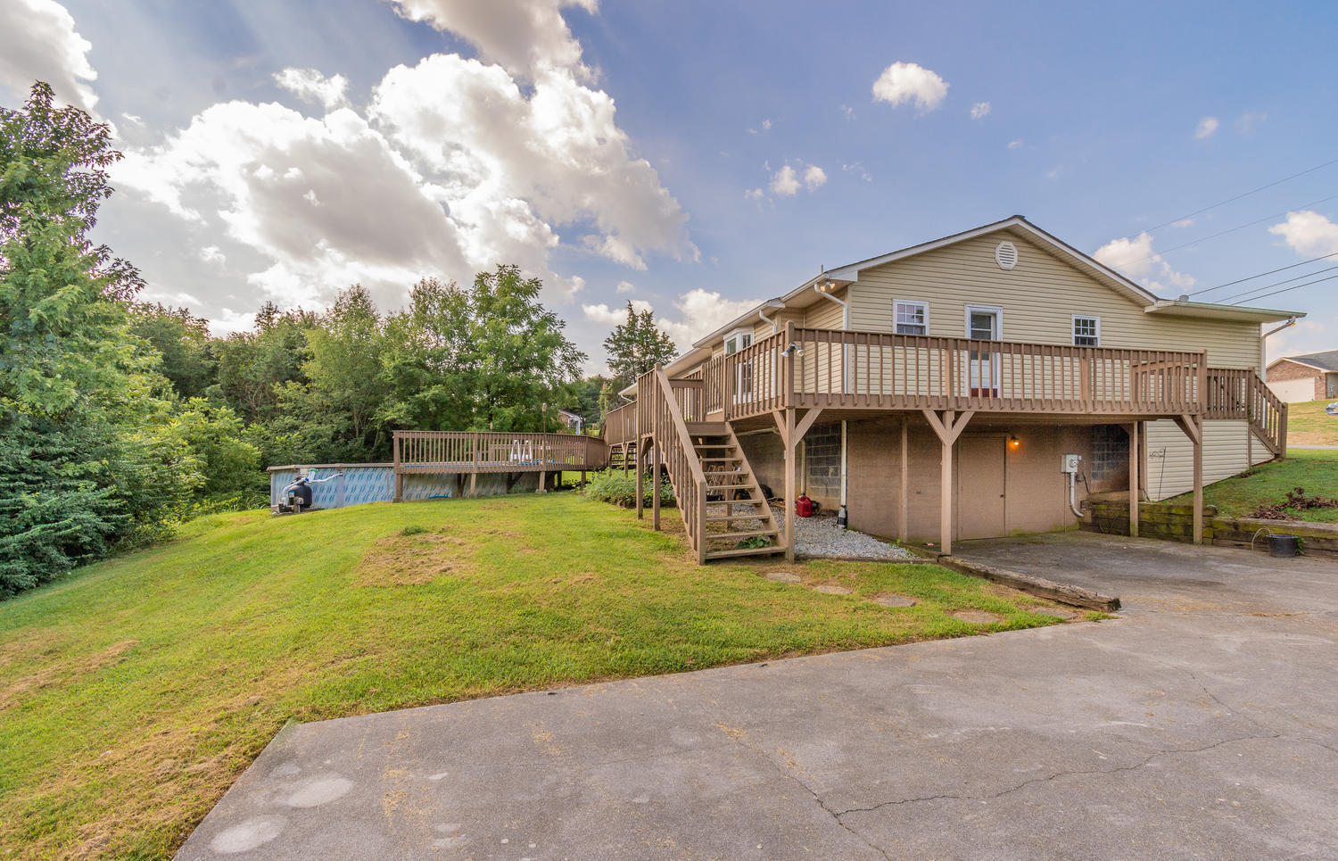 726 Wine Road Dandridge, TN 37725 - Photo 22 of 23 726 Wine Rd Dandridge TN 37725-large-022