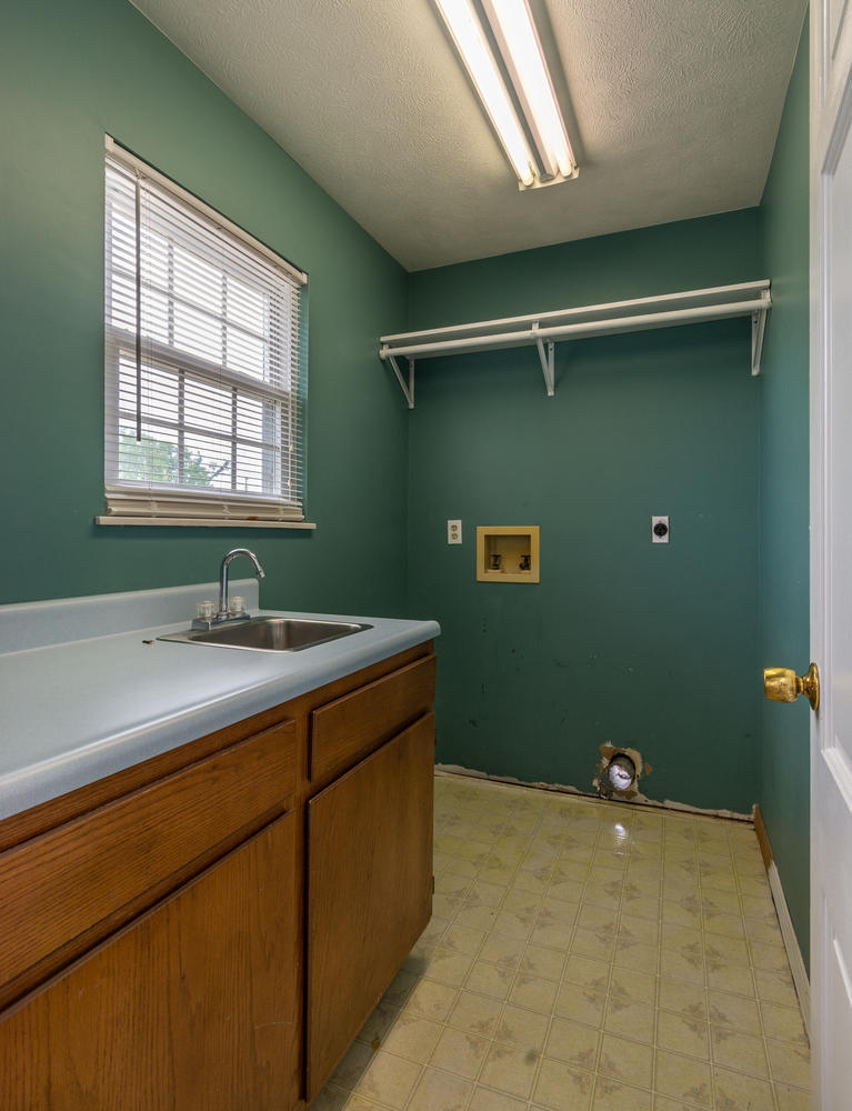 726 Wine Road Dandridge, TN 37725 - Photo 8 of 23 726 Wine Rd Dandridge TN 37725-large-008