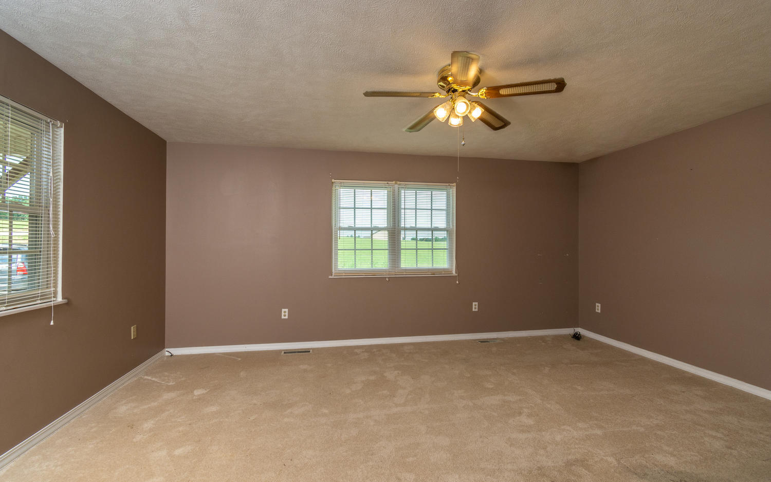 726 Wine Road Dandridge, TN 37725 - Photo 9 of 23 726 Wine Rd Dandridge TN 37725-large-009