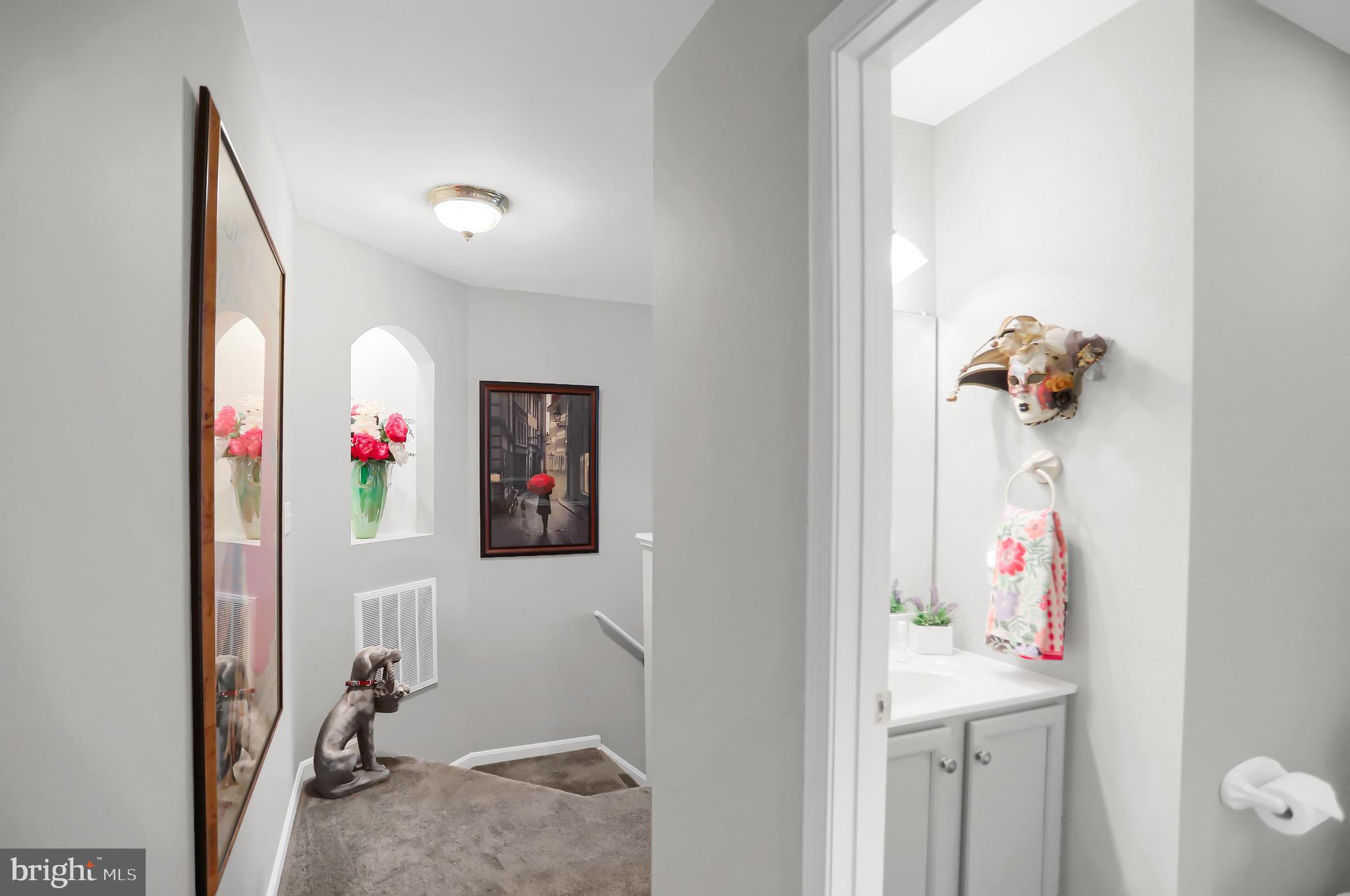4611 Deer Path Road Harrisburg, PA 17110 - Photo 17 of 37 HALLWAY