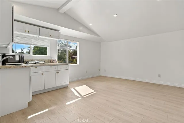 $1,799 | 5718 Comanche Avenue, Woodland Hills, CA 91367