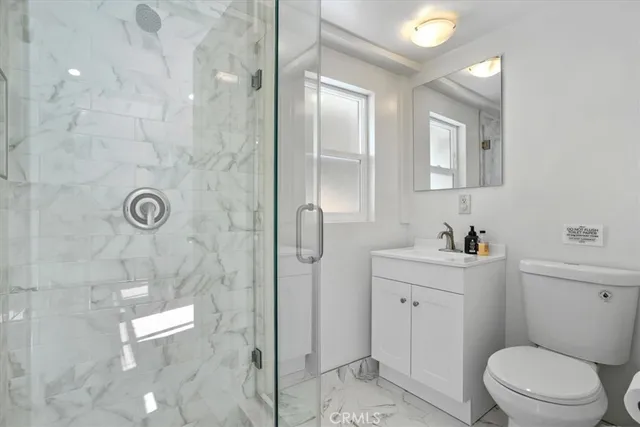 $1,799 | 5718 Comanche Avenue, Woodland Hills, CA 91367