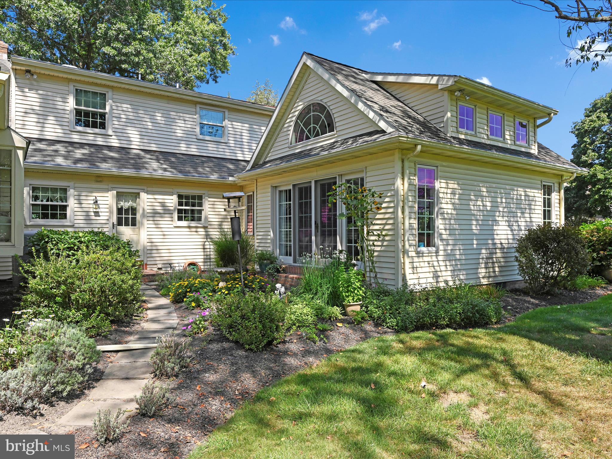 475 Sand Hill Road Pequea, PA 17565 - Photo 39 of 54 a front view of a house with garden