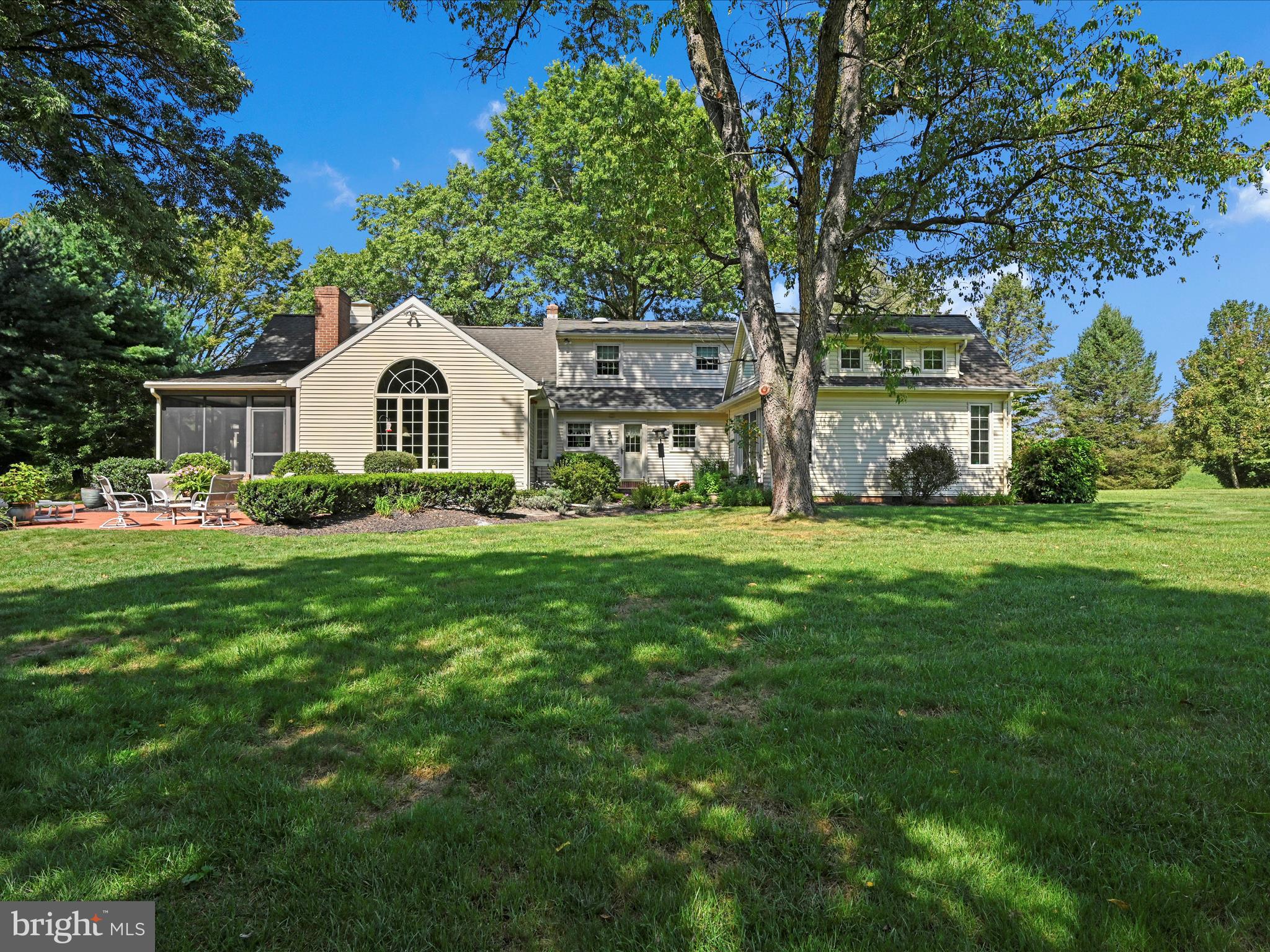 475 Sand Hill Road Pequea, PA 17565 - Photo 43 of 54 a front view of house with yard and green space