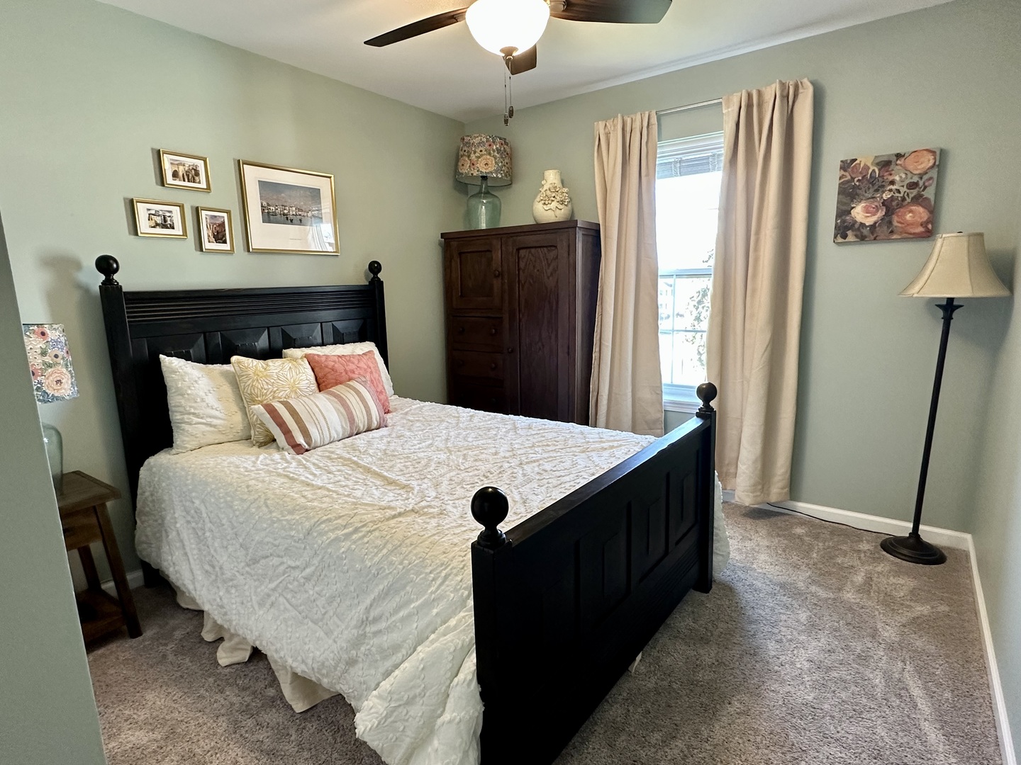 1401 Potomac Court Geneva, IL 60134 - Photo 10 of 18 a bedroom with a bed and a window