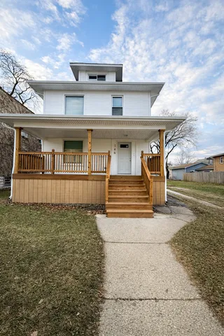 $3,000 | 146 South 9th Avenue, Unit 2, Maywood, IL 60153